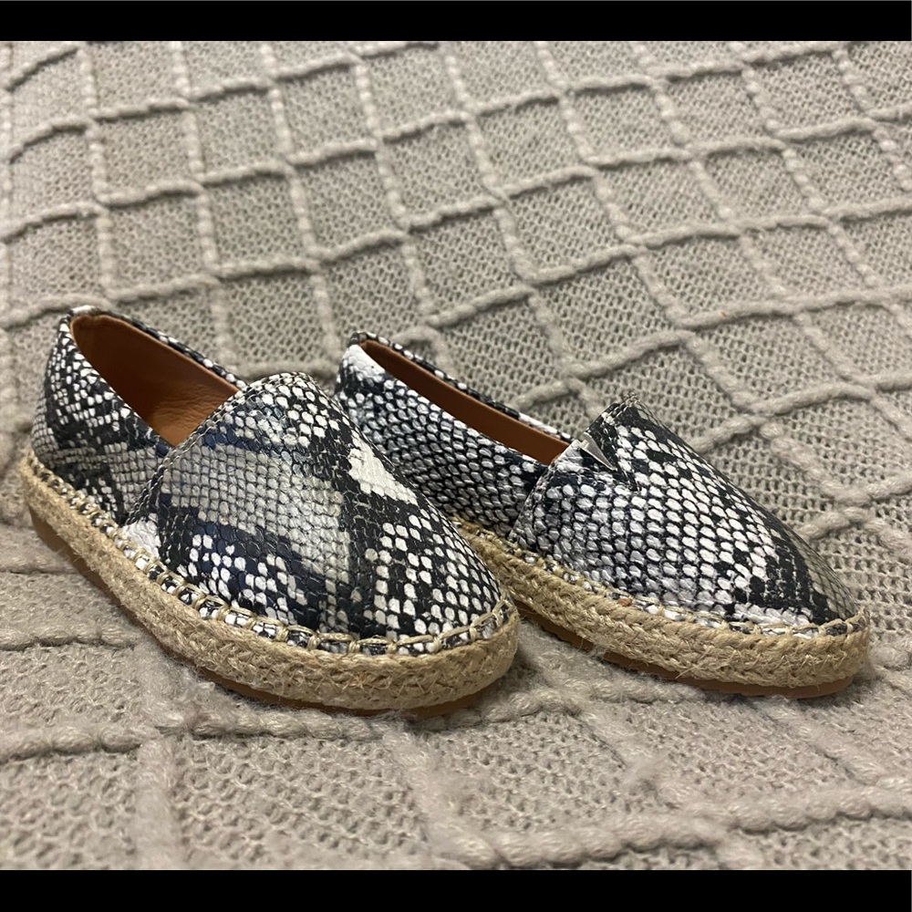 Miss Lola Kids snakeskin slip on shoes size 8